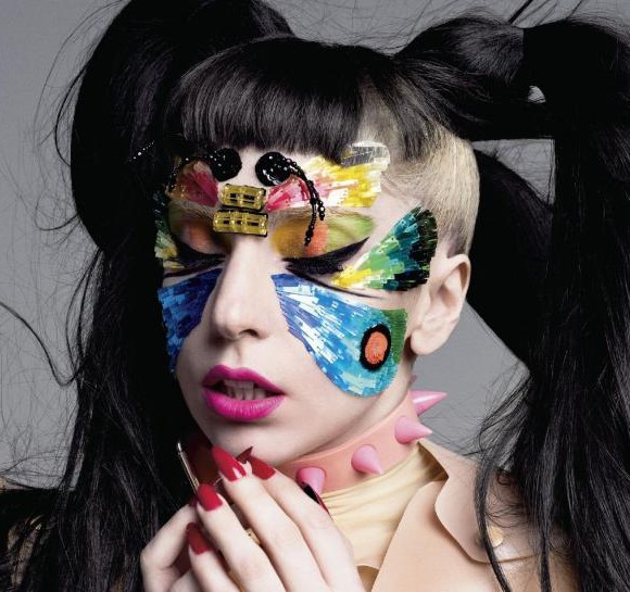 Lady Gaga pillangó arcfestése