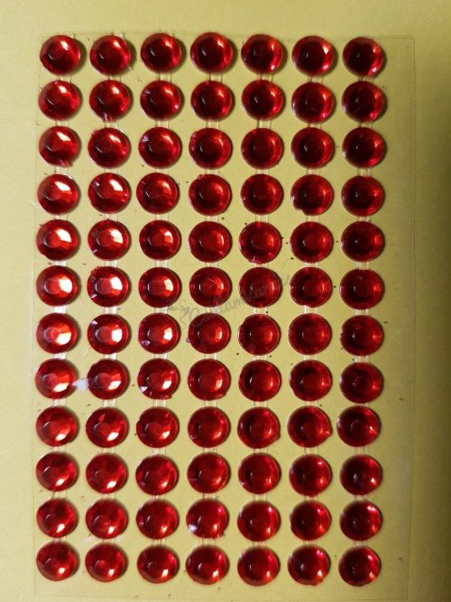 Piros színű csiszolt kő hatású strasszkő (84db)